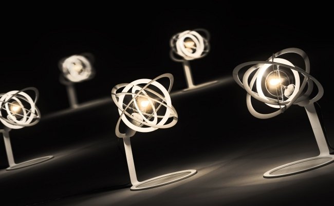 Bordslampa Universe aluminiumramdesign
