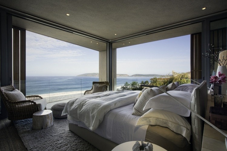 designer-möbler-sovrum-utsikt-hav-jord-tå-säng
