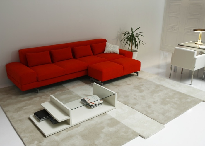 Linjal-röd-soffa-kantig