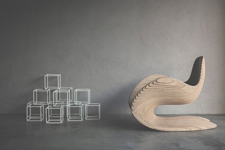 designer-stol-björk-plywood-lager-mjuka linjer