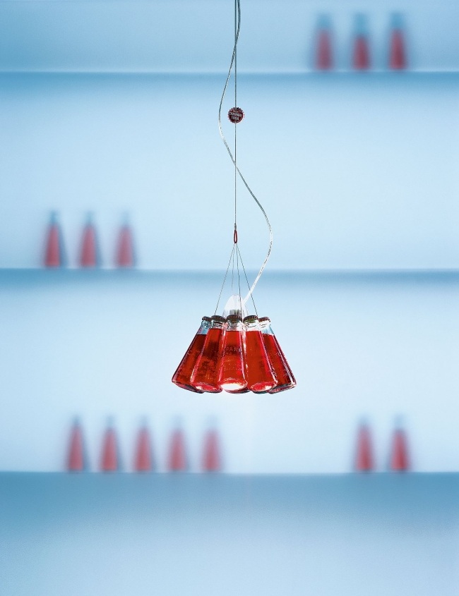 Hängande lampa skärm Röda flaskor Design-Ingo Maurer-Trends Röda flaskor