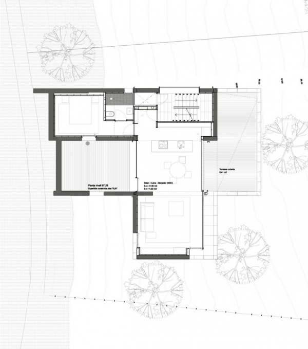designhus på första våningen i medelhavsstil