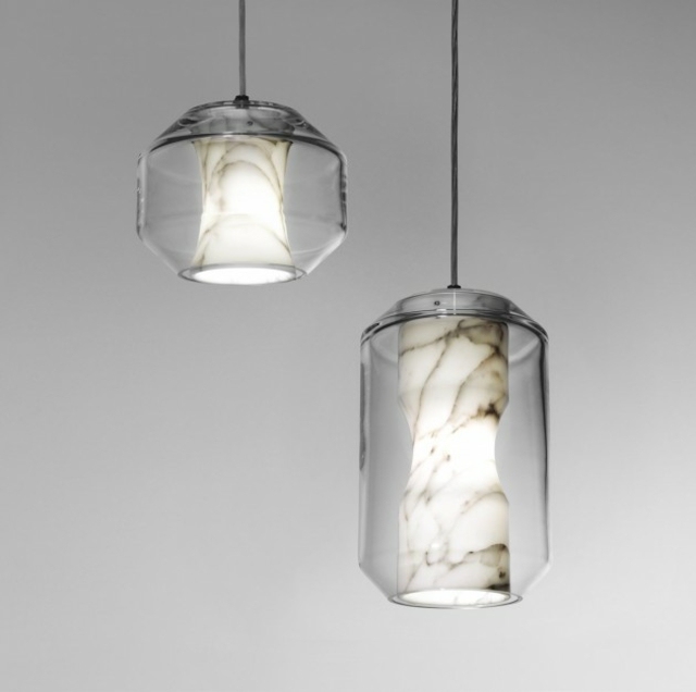 Kristall-och-marmor-som-belysning-för-rummet