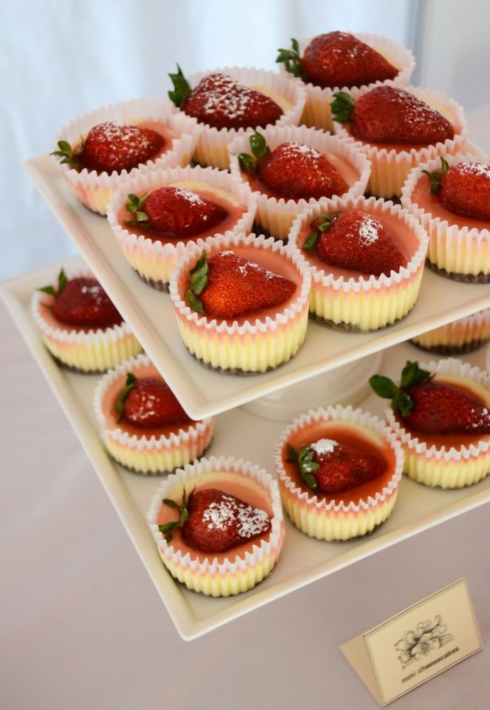 tårta jordgubbar tårta stå bröllop dessert idé sommar