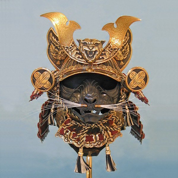 samurai mask cat armor art skulpturer av Jeff de Boer