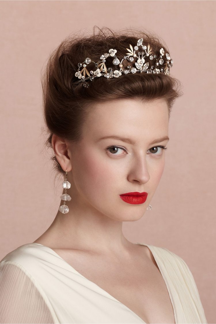 diadem-bröllop-brud-frisyr-kristall-updo