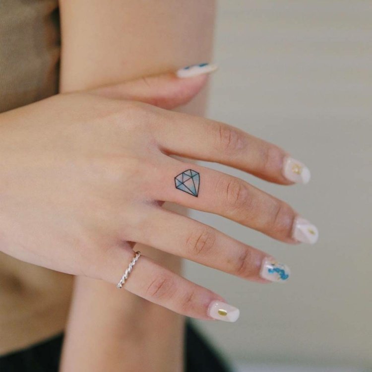 Diamant tatuering finger små tatueringar med betydelse familj tatuering design