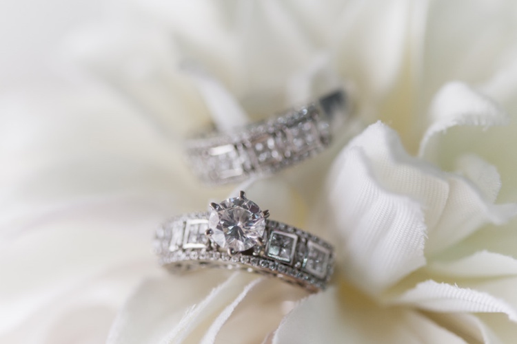 Att köpa diamanter för förlovningsringstips för köpare