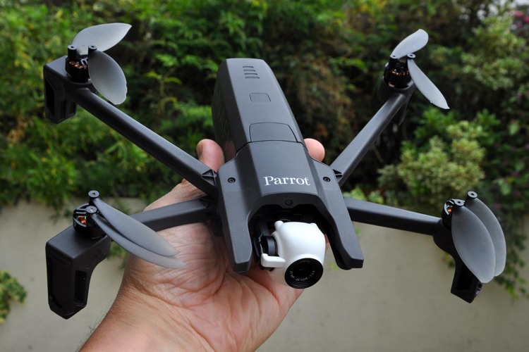 Drones 2019 Parrot Anafi 4K -video