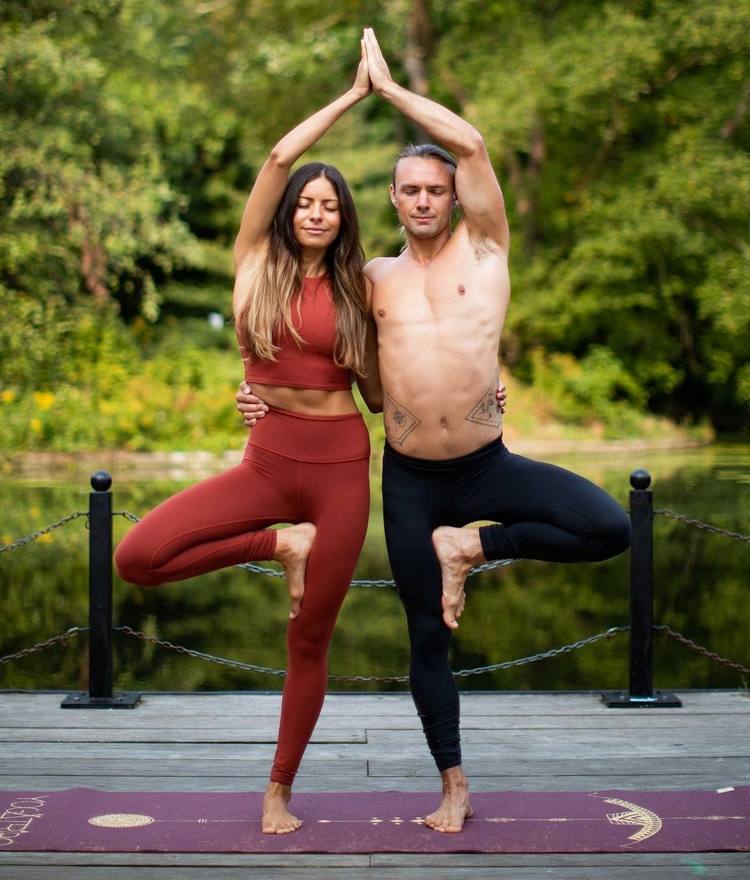 yogaövningar för två nybörjare