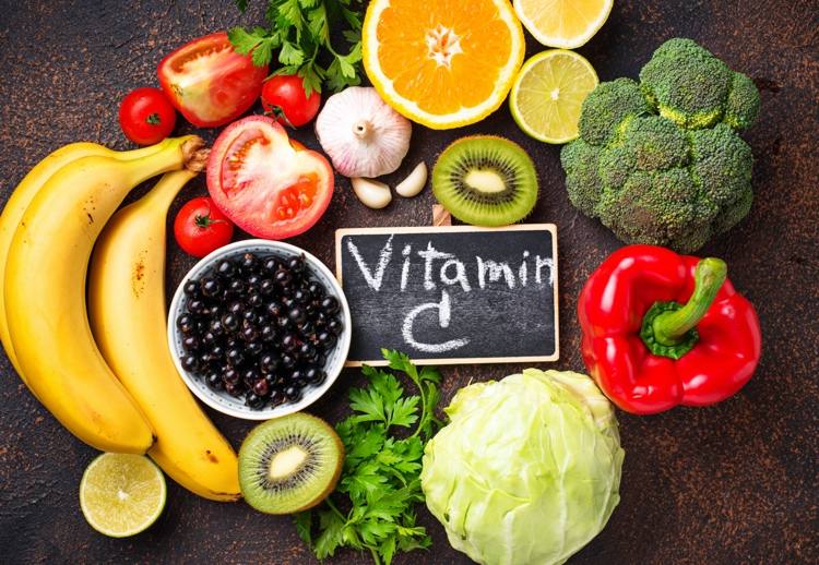 Frukt och grönsaker innehåller mycket C -vitamin.