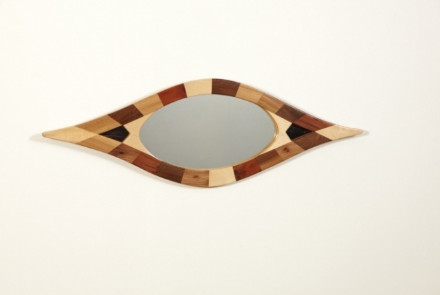 Möbelidéer design vägg spegel ram lackerade trä lameller