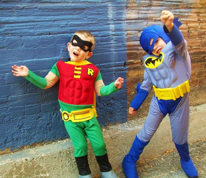 Mardi Gras-dräkter-barn-superhjälte-pojkar-förklädda