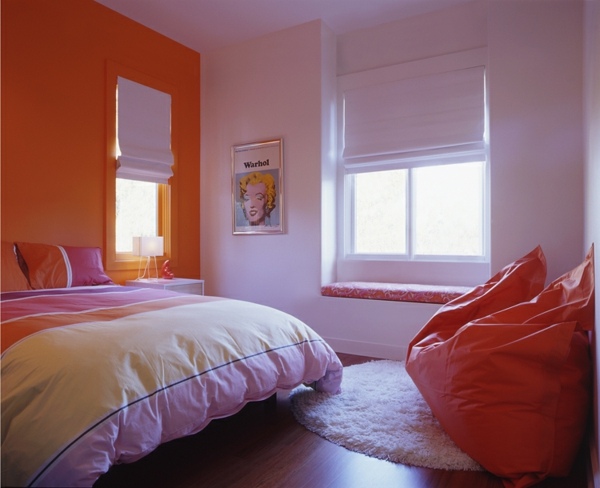 stark-orange-rosa-färger-sovrum