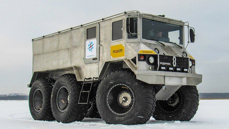 burlak lastbil stora däck lämpliga för arktiska expeditioner