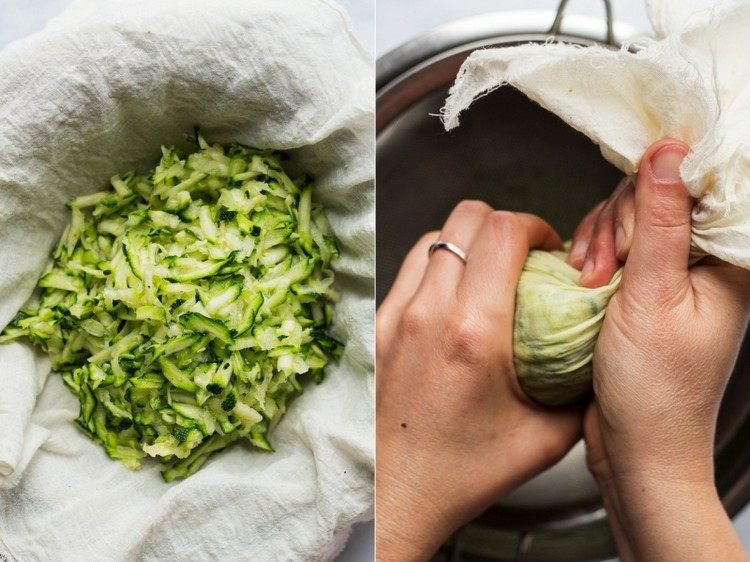 Som riven zucchini tappar ostduken vatten