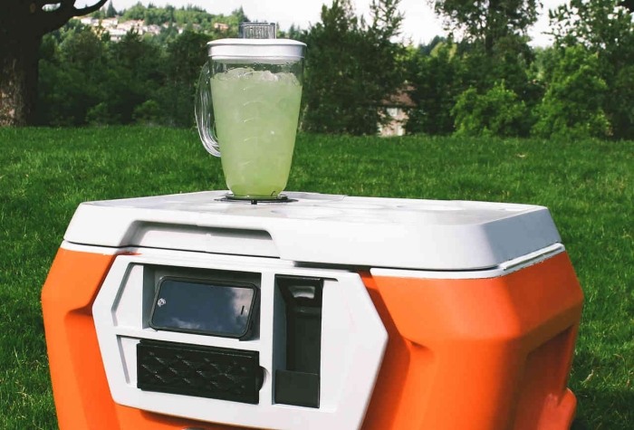 Den coolaste coolboxen -kickstarter-mixer-sommar-cocktails-iskross