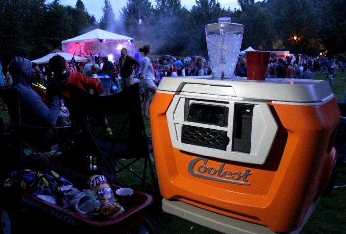 coolaste-kuhlbox-kickstarter-grill-kväll-center-point-party