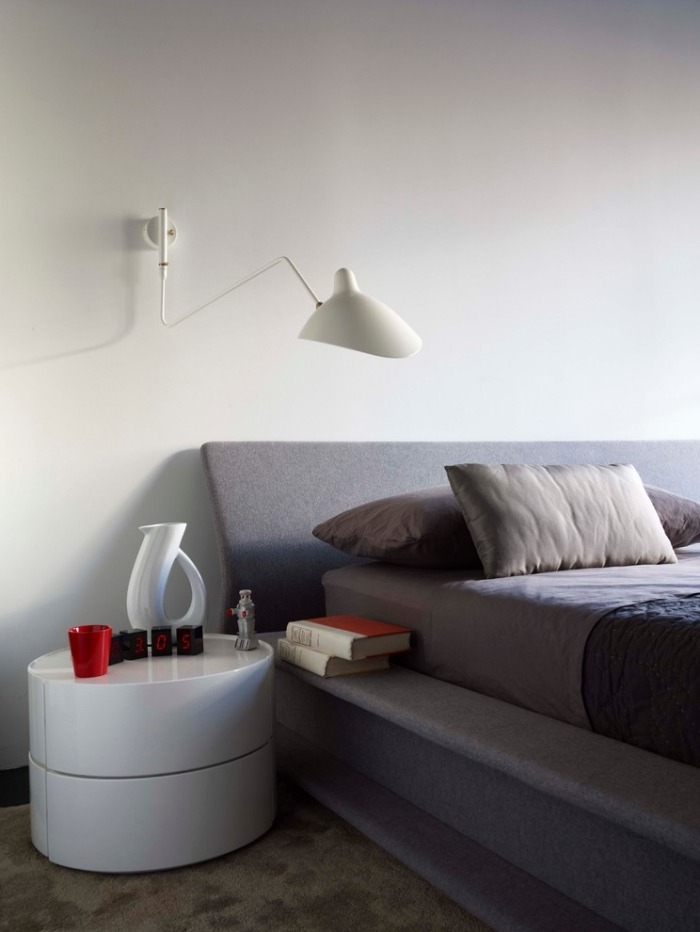 Läslampa-design-mekaniskt rörlig-separat-omkopplingsbar-läslampa-på-säng-sovrummet