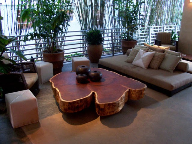 Massiva trä soffbord har ett rustikt, unikt utseende