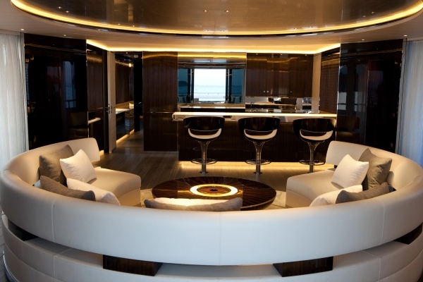 yacht design SATORI runda vita soffa bar inbyggda lampor
