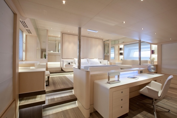 ZEFIRA yacht interiör vit designschema
