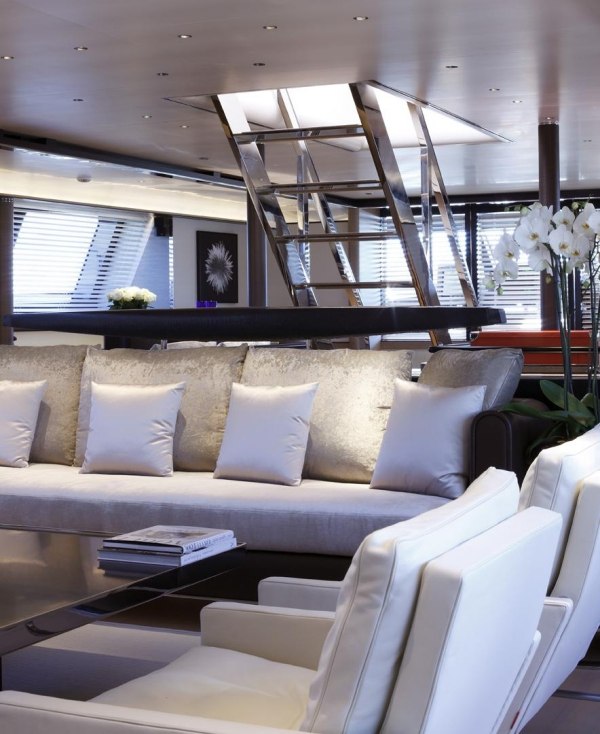 yacht design satin soffa vit remi tessier