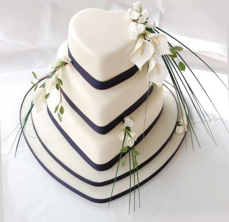 bröllop-tårta-som-hjärta-form-lager-liljor-dekorera-mörka band