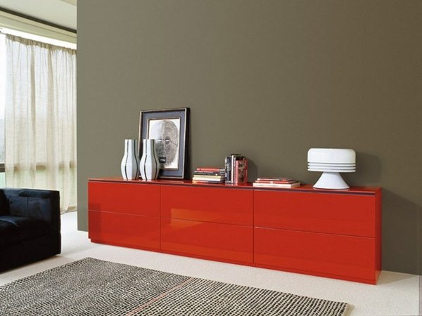 minimalistiska möbler högglans byrå vardagsrum