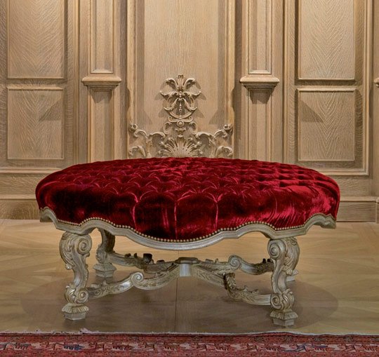 Den-klassiska-italienska-möbler-Provasi-sammet-pall