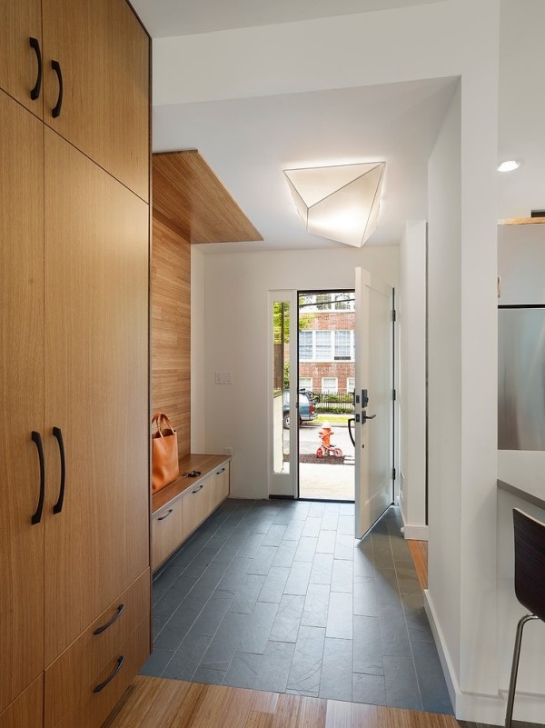 Hall design golvplattor som täcker garderob byrå takljus dörr idéer