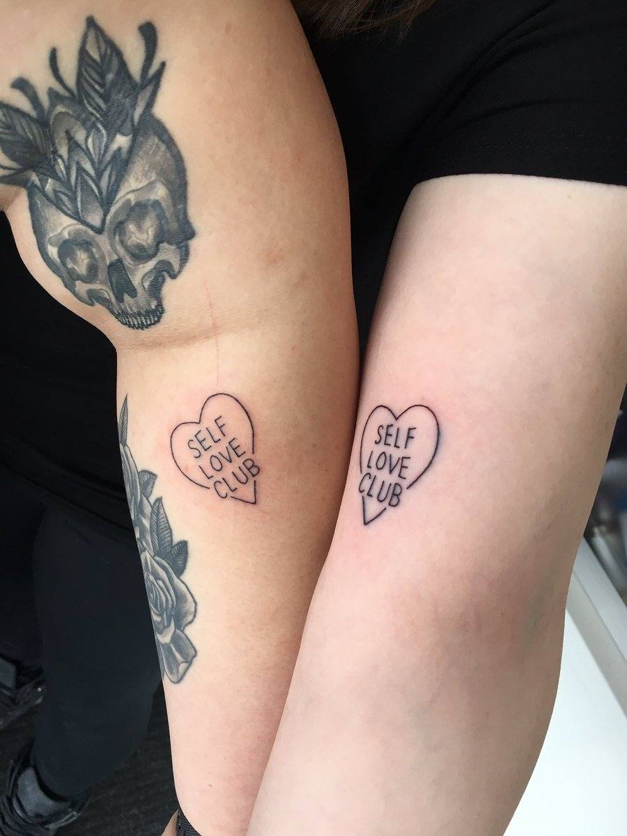 Tatueringstrender self love club tatueringsidéer tatueringsdesign överarm kvinnor