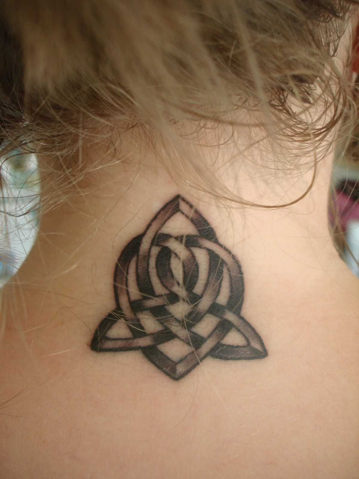 Celtic tatuering trender hals tatuering små kvinnor tatuering design