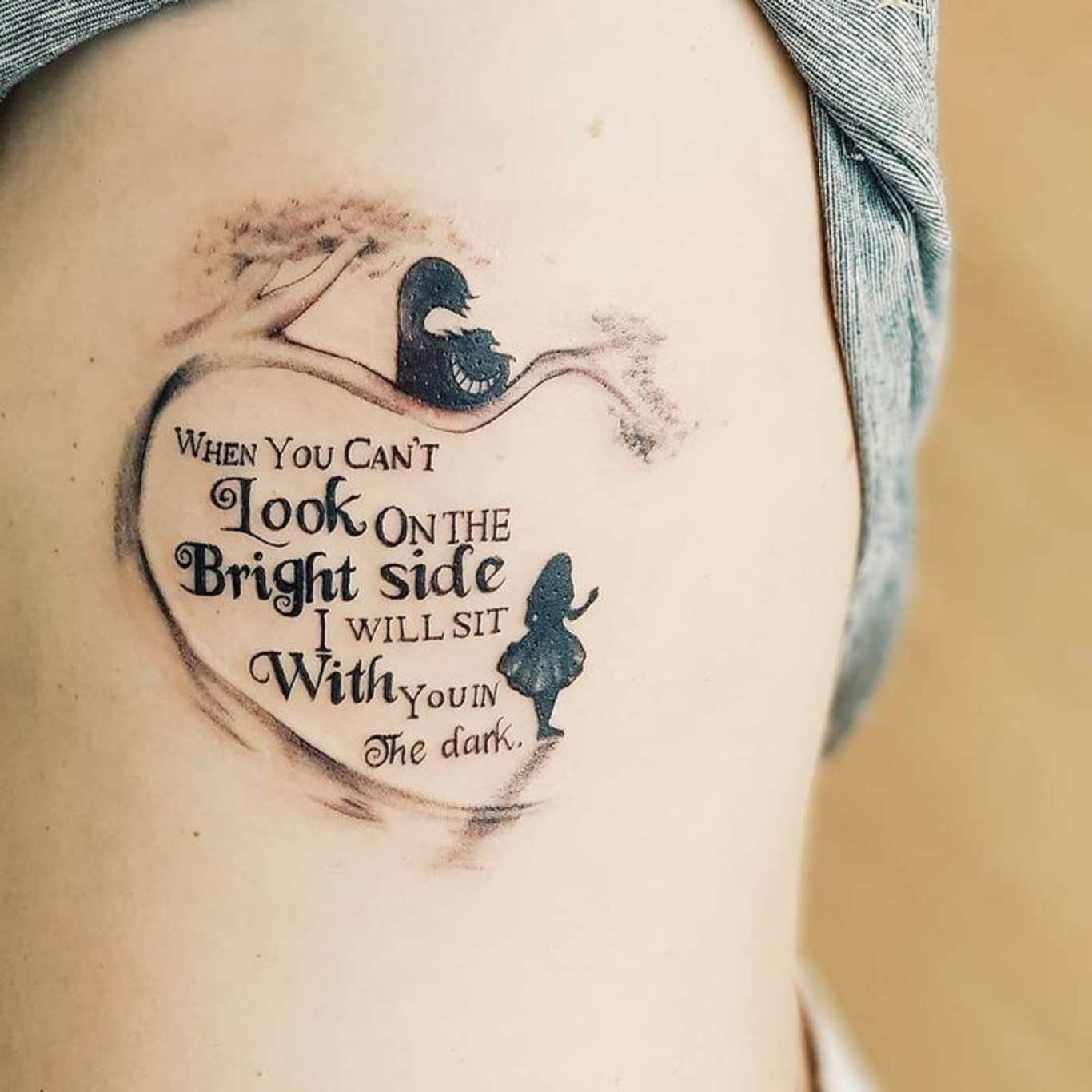 Inspirerande tatueringstrender Pinterest Alice in Wonderland Tattoo Women