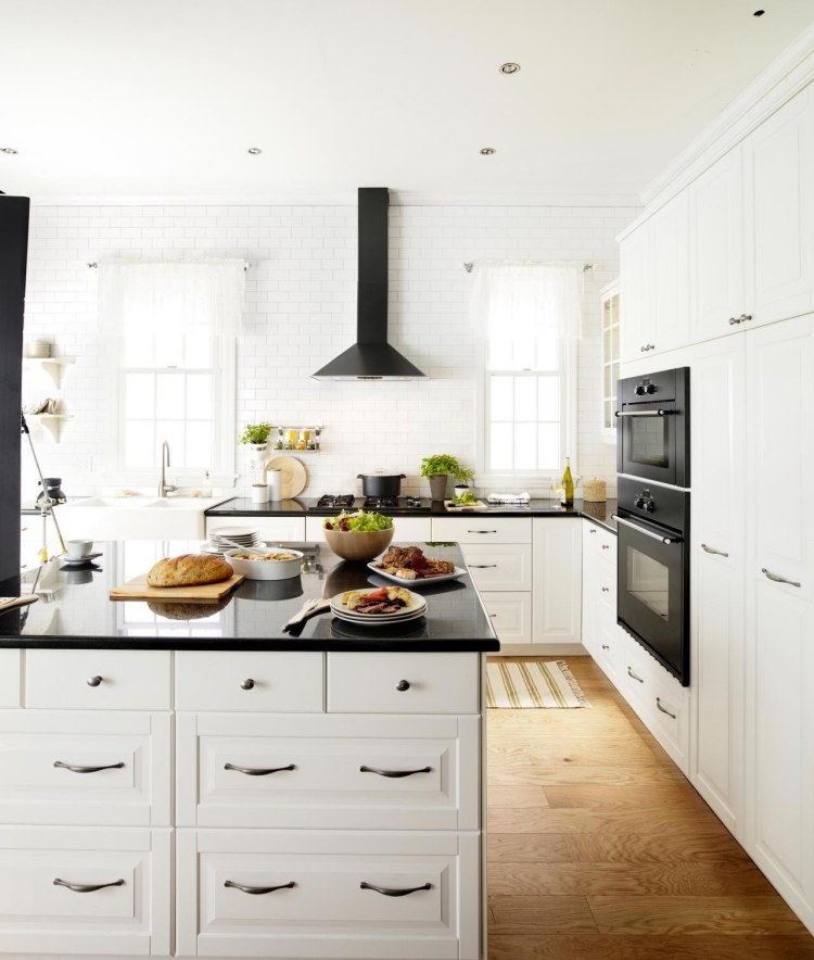 modernt inbyggt-i-kök-tips-funktionell-design-traditionell-svart-bänkskiva