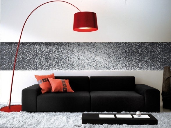 modern-röd-golvlampa-soffa-väggmosaik