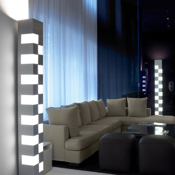 modern golvlampa-dekorativ-blickfång-vardagsrum-totem