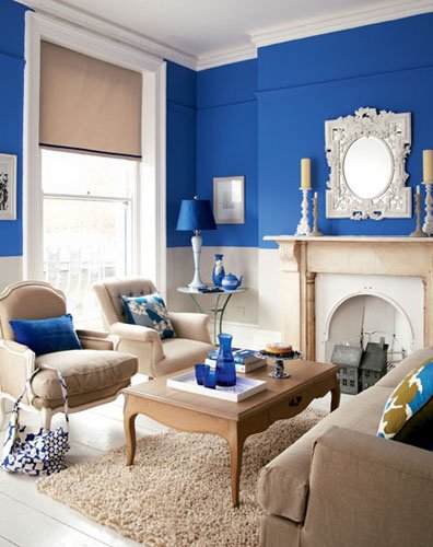 elegant-blå-vägg-målar-vardagsrum