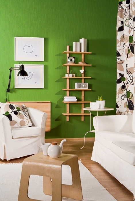 grön-vägg-målar-vardagsrum