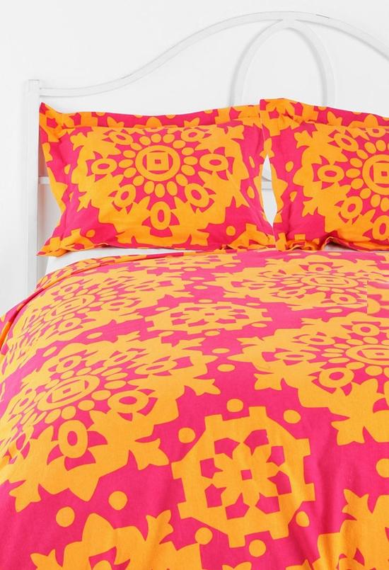 2013 designtrender sängkläder-djärva färger röd orange