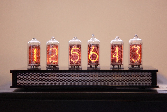 Nixie rörklocka geectum orange glödsiffror