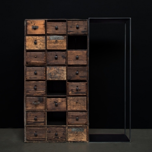 lådor trä designer möbler samling av James Plumb