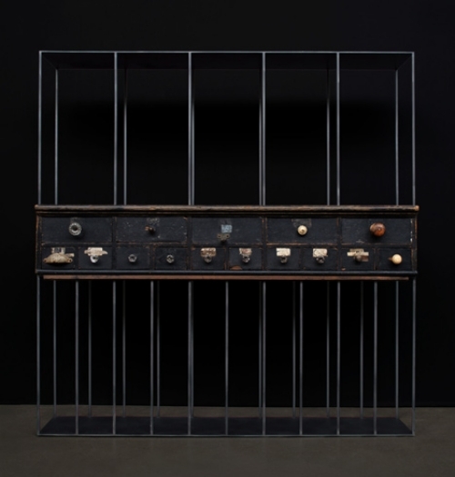 metallkonstruktion möbler design samling av James Plumb