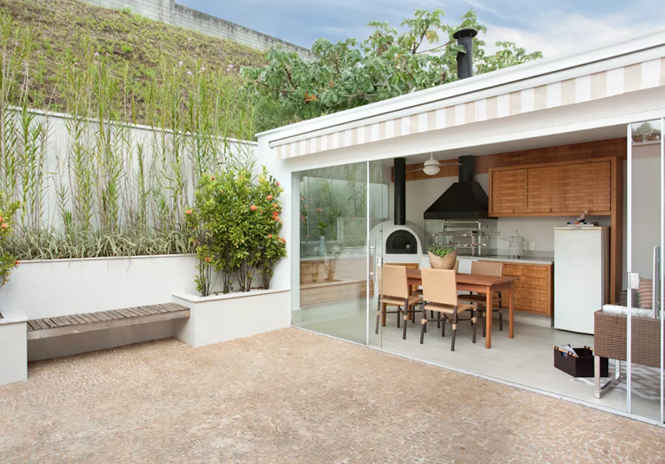 Trädgård skjul sommar kök skjutbara glasdörrar matplats