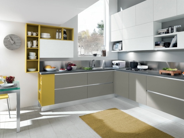 Material kombinerar vita motgula accenter