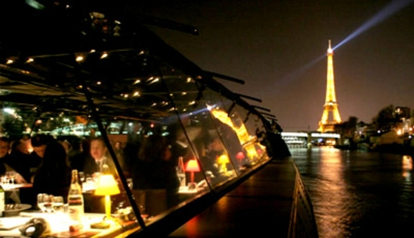 Paris levererar romantisk restaurang