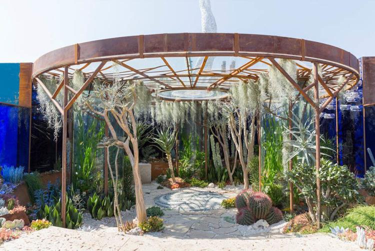 Corten stål paviljong akrylglas tak hängande växter kaktusar