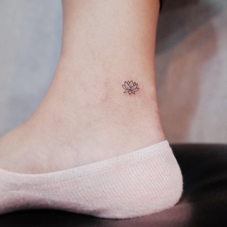 Mini tatuering fotled lotusblomma