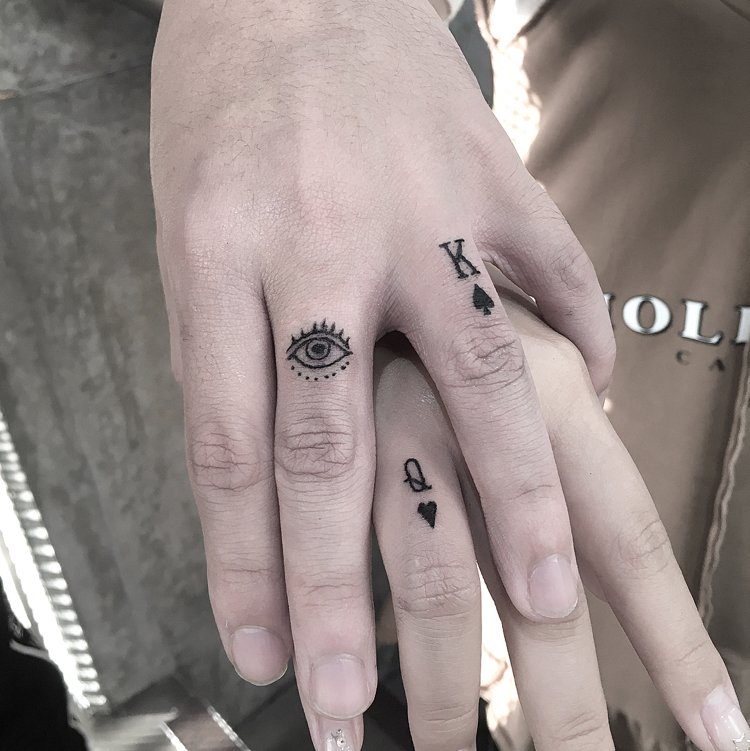 Tatueringsfingerpar Onde ögonskydd