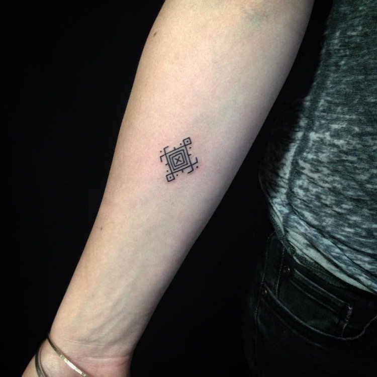 Symbol tatuering geometrisk aztec arm inuti